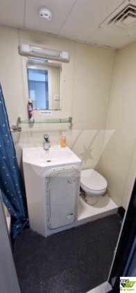 出售22米12人船员转运船