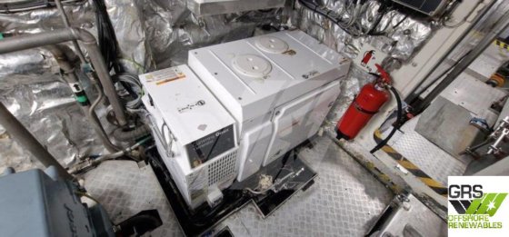 出售22米12人船员转运船