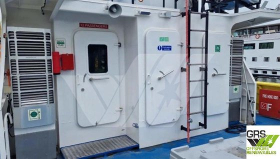 出售22米12人船员转运船