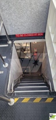 出售22米12人船员转运船