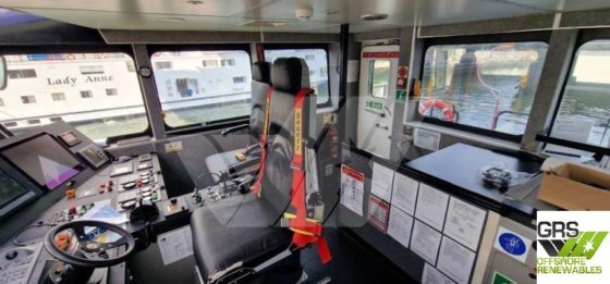 出售22米12人船员转运船