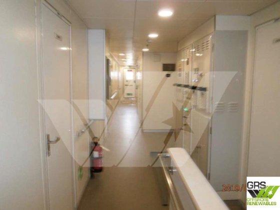 出售58米110座船员转运船