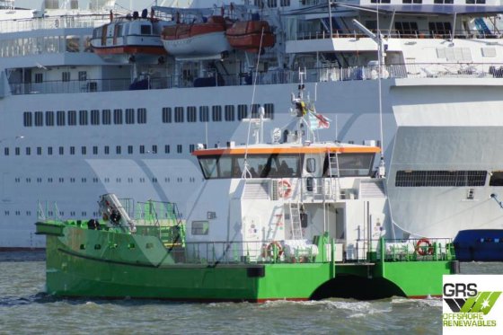 26m、12人乗り乗務員輸送船販売