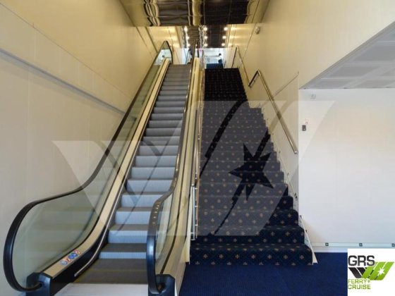 163米 1300名乘客