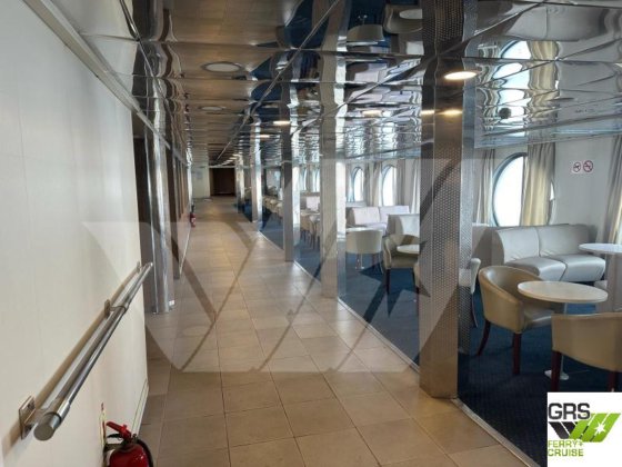 163米 1300名乘客