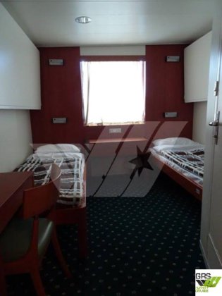 163米 1300名乘客