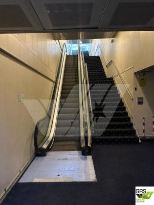 163米 1300名乘客