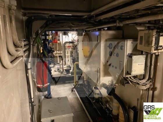 出售23米26吨起重工作船