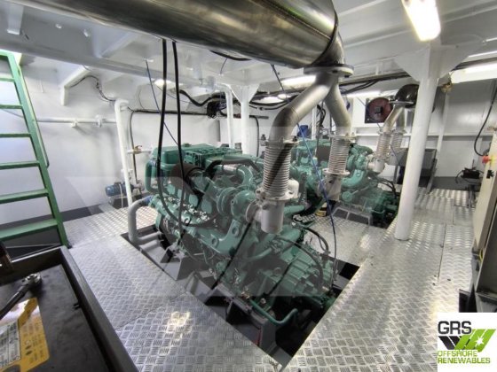 待售21米4.8吨起重机工作船