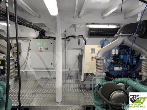 21m 4.8ts クレーン付き作業船 販売中