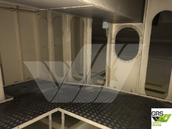 61米 载客量400人