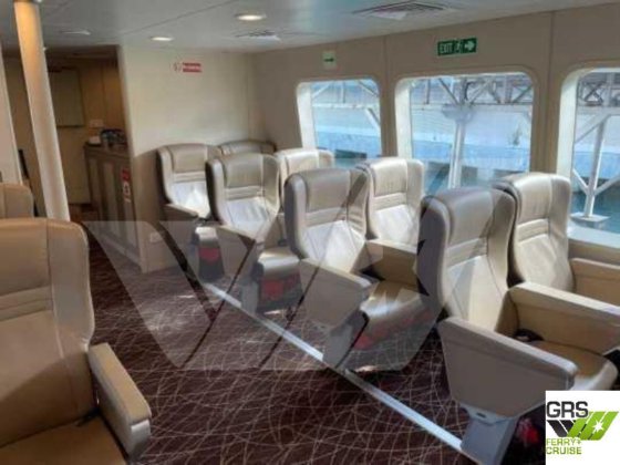 出售39米238座客船