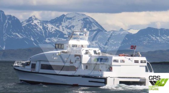 出售35米250座客船