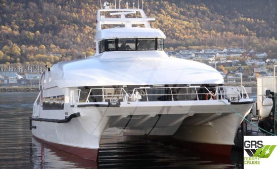 出售35米250座客船