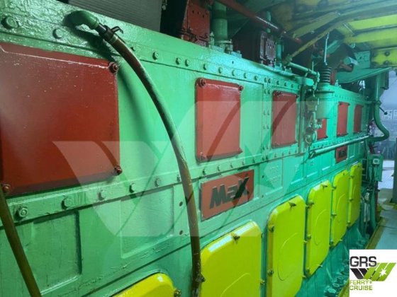 出售113米1002车道滚装船