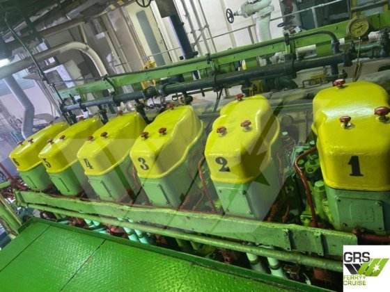 出售113米1002车道滚装船