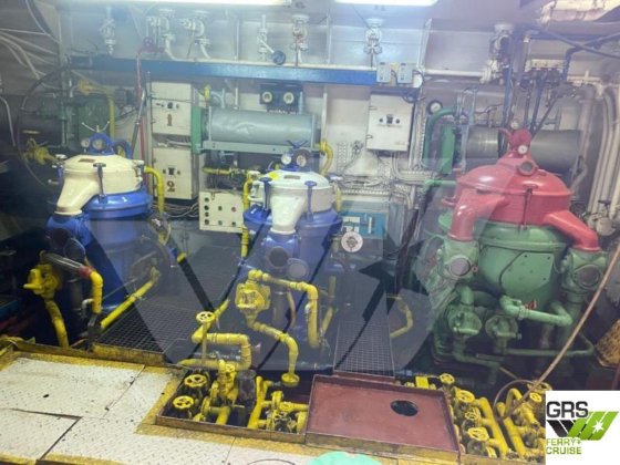 出售113米1002车道滚装船