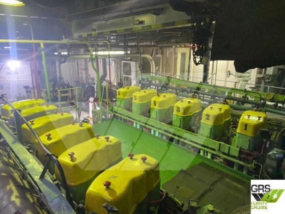 出售113米1002车道滚装船