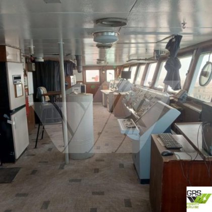 出售113米1002车道滚装船