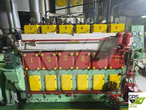 出售113米1002车道滚装船