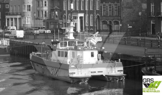 出售16米12人船员转运船