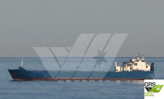 出售135米1040车道滚装船