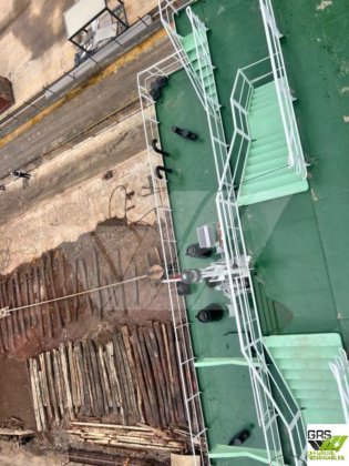 出售80米客滚船