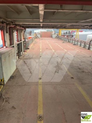 出售80米客滚船