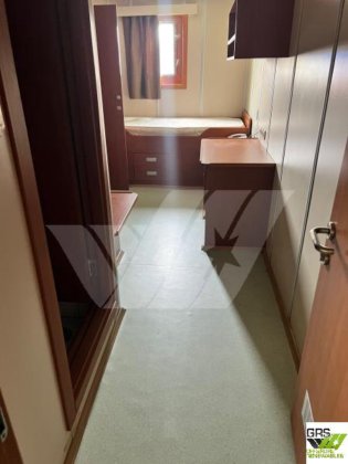 出售80米客滚船