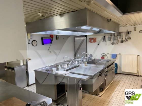 90m、108人乗りクルーズ船販売中