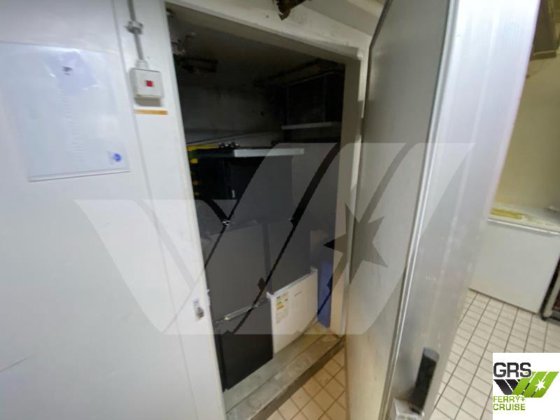 90m、108人乗りクルーズ船販売中