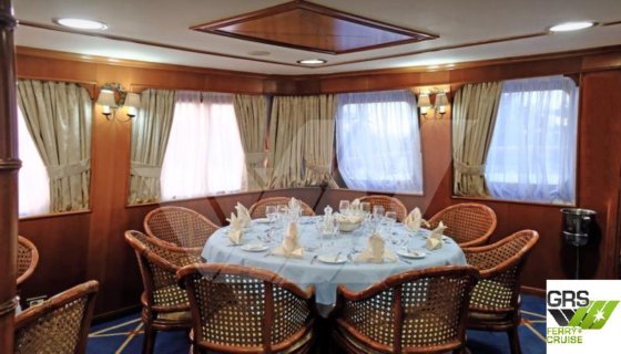 出售47米34座客船