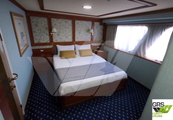 出售47米34座客船