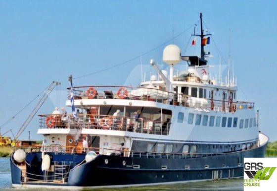 出售47米34座客船