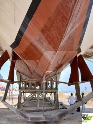 35m、147人乗りの客船を販売します