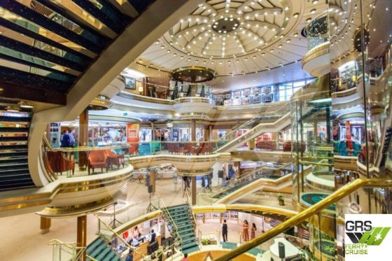 全長268m、乗客2,744名乗りクルーズ船販売中