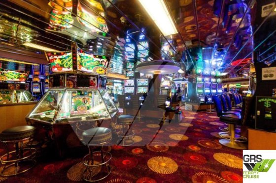 待售268米长、载客2744人的邮轮