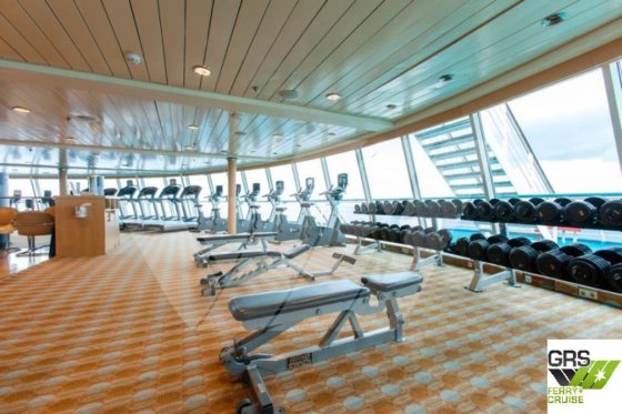 全長268m、乗客2,744名乗りクルーズ船販売中