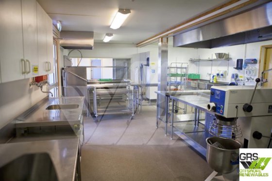 101m 25.68m ポンツーン