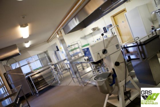 101米 25.68米 浮桥