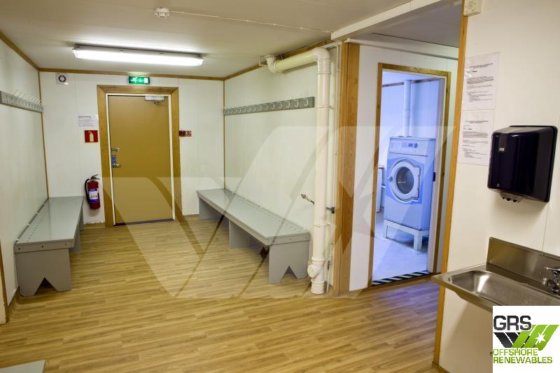 101m 25.68m ポンツーン