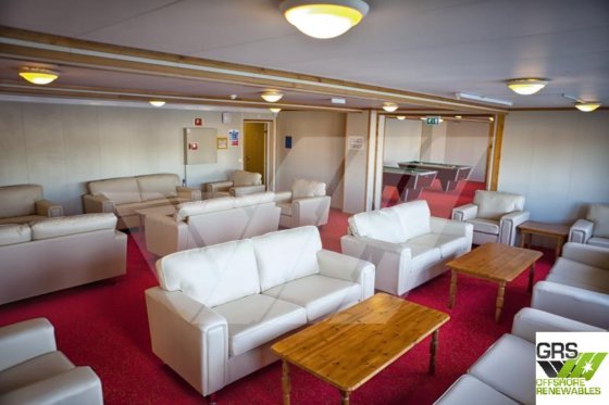 101米 25.68米 浮桥