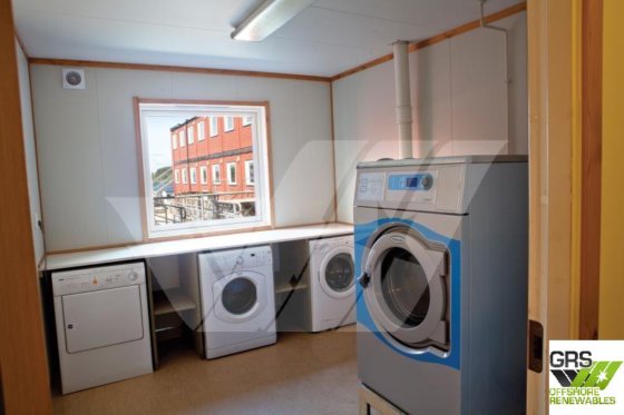 101m 25.68m ポンツーン