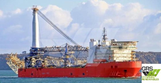 162mのパイプ敷設クレーン船を販売中