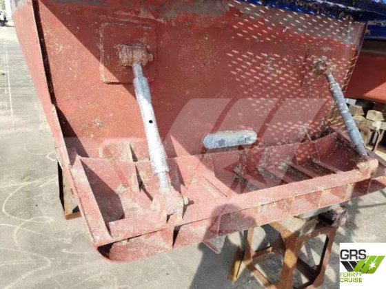 出售一艘26米、载客196人的客船