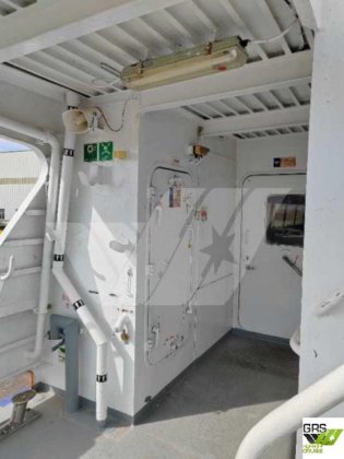 出售一艘26米、载客196人的客船