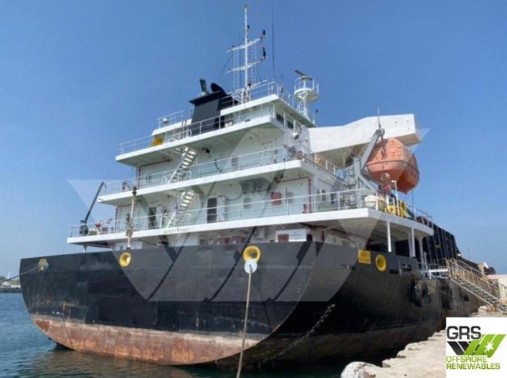 出售106米甲板货船