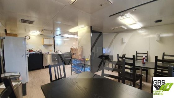 108m、1032レーンメーターのRoRo船販売中