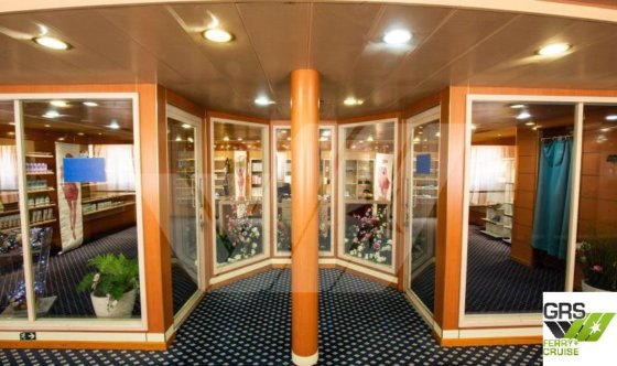 148米 2000名乘客