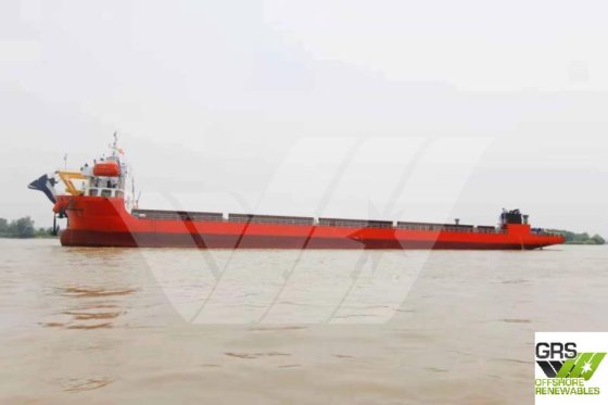 出售129米甲板货船